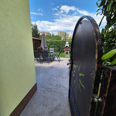Harmony Apartment Koper Luaran gambar