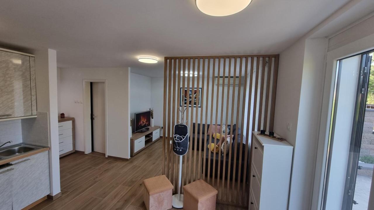 Harmony Apartment Koper Luaran gambar