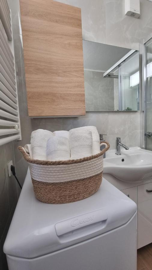 Harmony Apartment Koper Luaran gambar