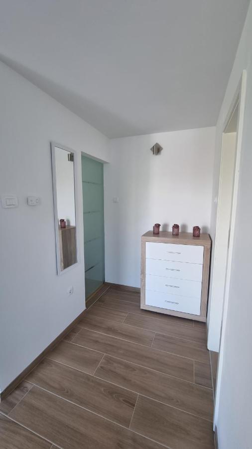 Harmony Apartment Koper Luaran gambar
