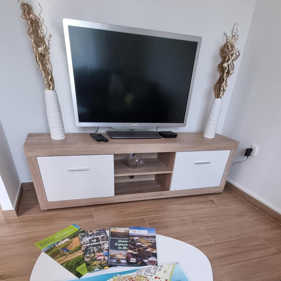 Harmony Apartment Koper Luaran gambar